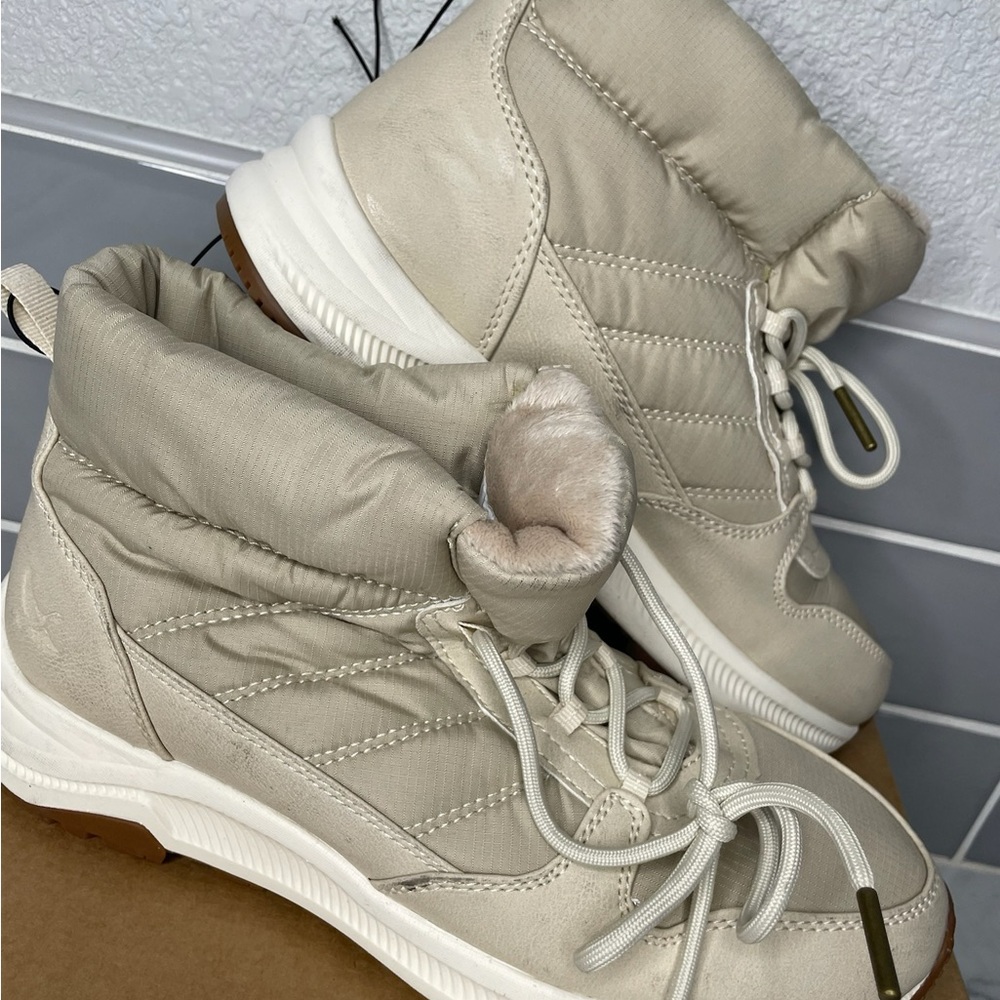 Eddie Bauer Women's Beige Winter Boots